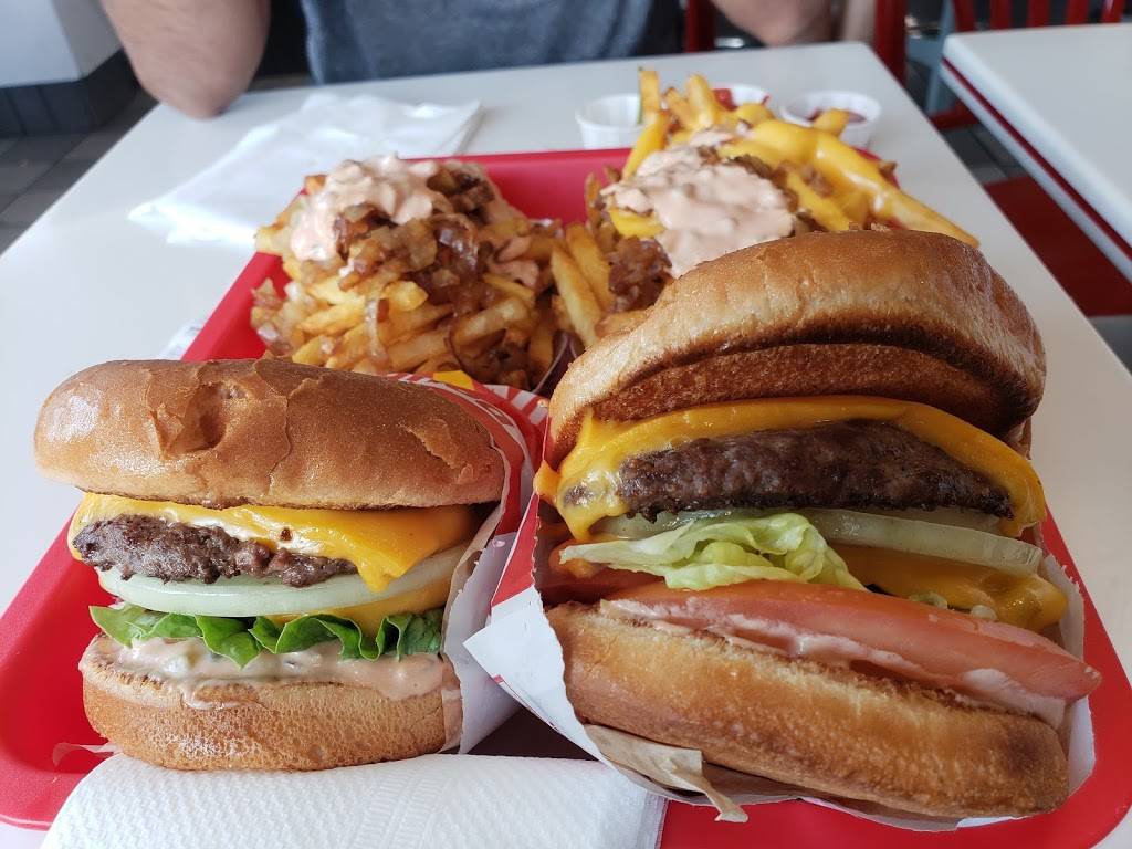 In-N-Out Burger | restaurant | 381 W Esplanade Dr, Oxnard, CA 93036, USA | 8007861000 OR +1 800-786-1000