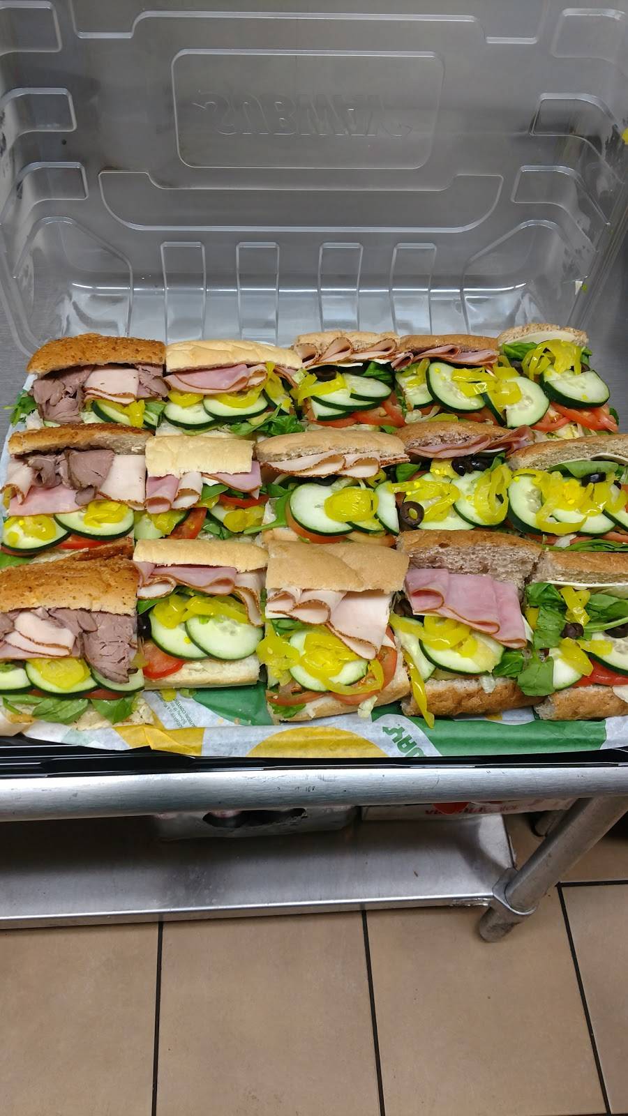 Subway | meal takeaway | 40840 Sierra Dr, Three Rivers, CA 93271, USA | 5595610782 OR +1 559-561-0782