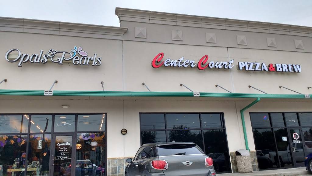 Center Court Pizza & Brew | restaurant | 3202 Marina Bay Dr, League City, TX 77573, USA | 2813397462 OR +1 281-339-7462