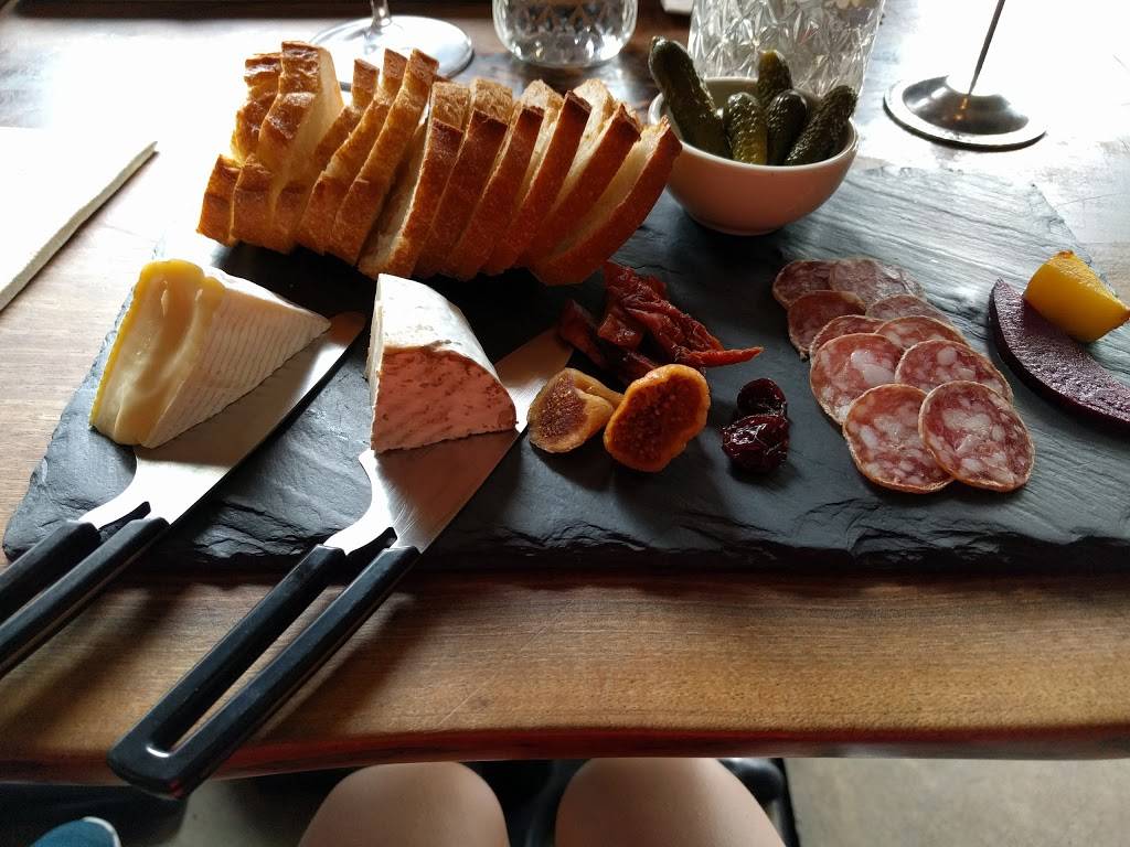 Mission Cheese | restaurant | 736 Valencia St, San Francisco, CA 94110, USA | 4155538667 OR +1 415-553-8667