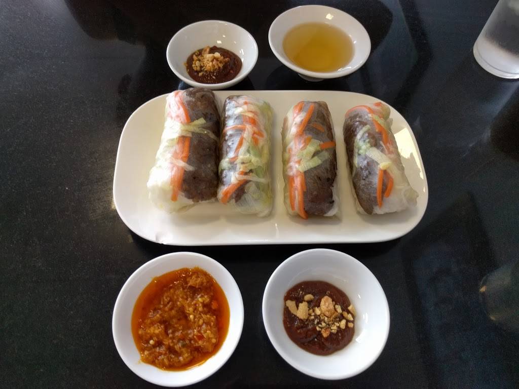 Pho Bistro | restaurant | 649 Yonge St Unit 9, Barrie, ON L4N 4E7, Canada | 7057196879 OR +1 705-719-6879