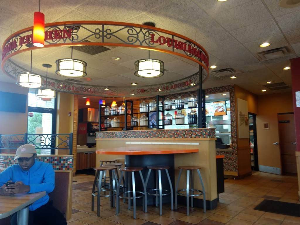 Popeyes Louisiana Kitchen | restaurant | 4 Sibley Blvd, Calumet City, IL 60409, USA | 7088322433 OR +1 708-832-2433