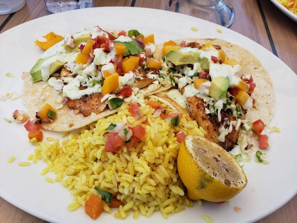 Flying Dutchman | restaurant | 9 Waterfront, Kemah, TX 77565, USA | 2813347575 OR +1 281-334-7575