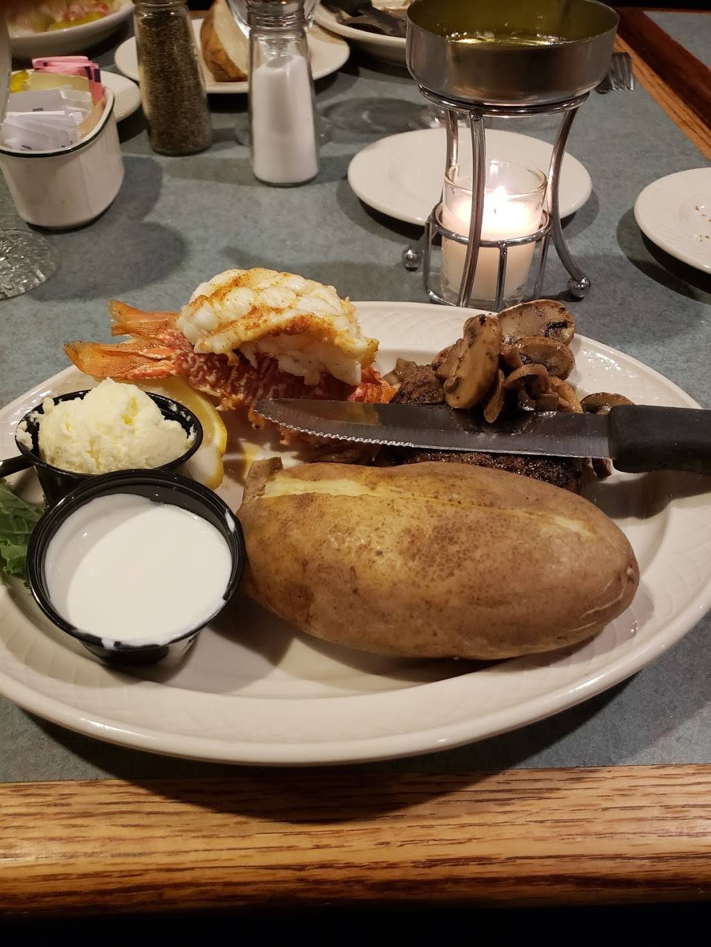 J W Halls Steak & Seafood Inn | restaurant | 2284 Brodhead Rd, Aliquippa, PA 15001, USA | 7243756860 OR +1 724-375-6860