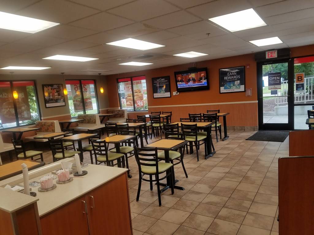 Burger King | restaurant | Aafes, Fort Lee, VA 23801, USA | 8047333839 OR +1 804-733-3839