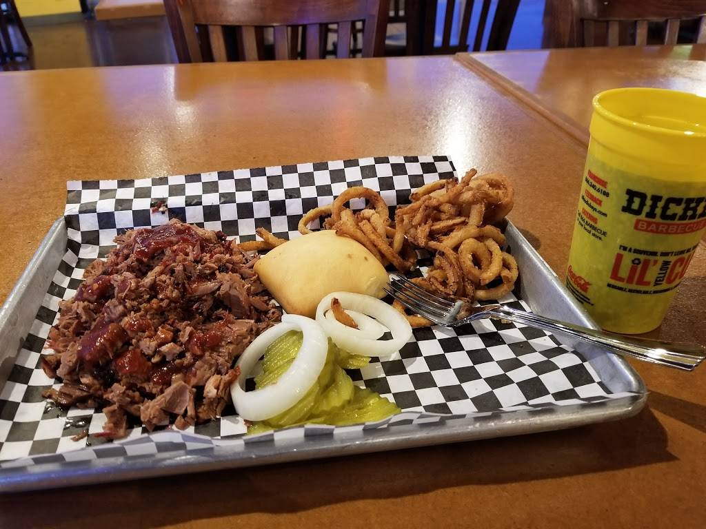 Dickeys Barbecue Pit | restaurant | 3710 S Carrier Pkwy, Grand Prairie, TX 75052, USA | 9723189659 OR +1 972-318-9659