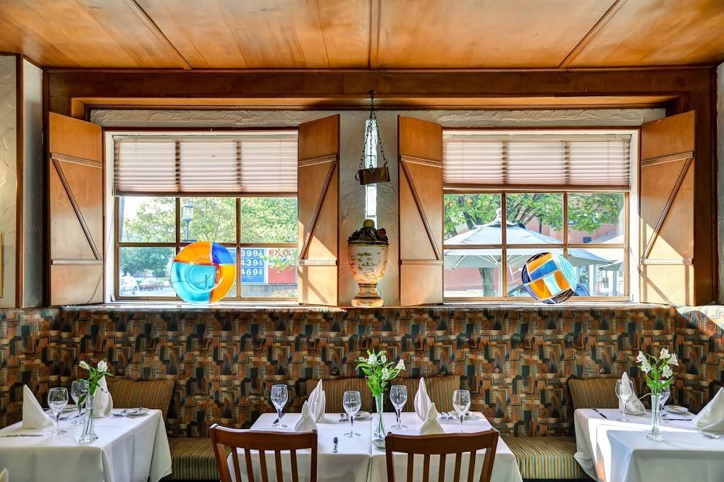 Le Vieux Logis | restaurant | 7925 Old Georgetown Rd, Bethesda, MD 20814, USA | 3016526816 OR +1 301-652-6816