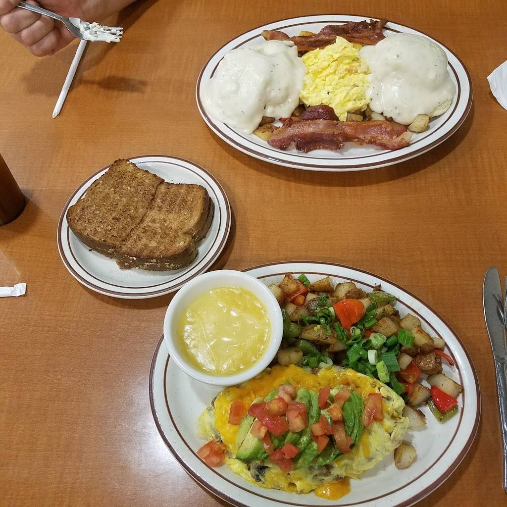 Country Gables Cafe | restaurant | 699 Washington Blvd, Roseville, CA 95678, USA | 9167970669 OR +1 916-797-0669