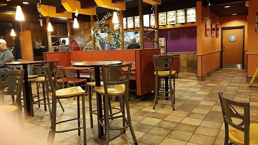 Taco Bell | meal takeaway | 1410 E Main St, Carbondale, IL 62901, USA | 6185498433 OR +1 618-549-8433