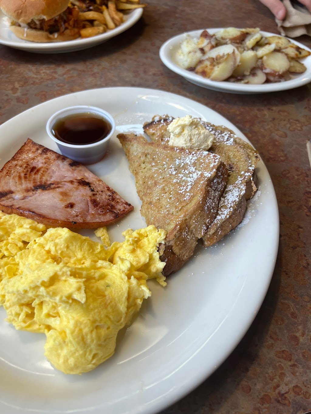 Huckleberrys Breakfast & Lunch | restaurant | 9647 Micron Ave, Sacramento, CA 95827, USA | 9163624632 OR +1 916-362-4632