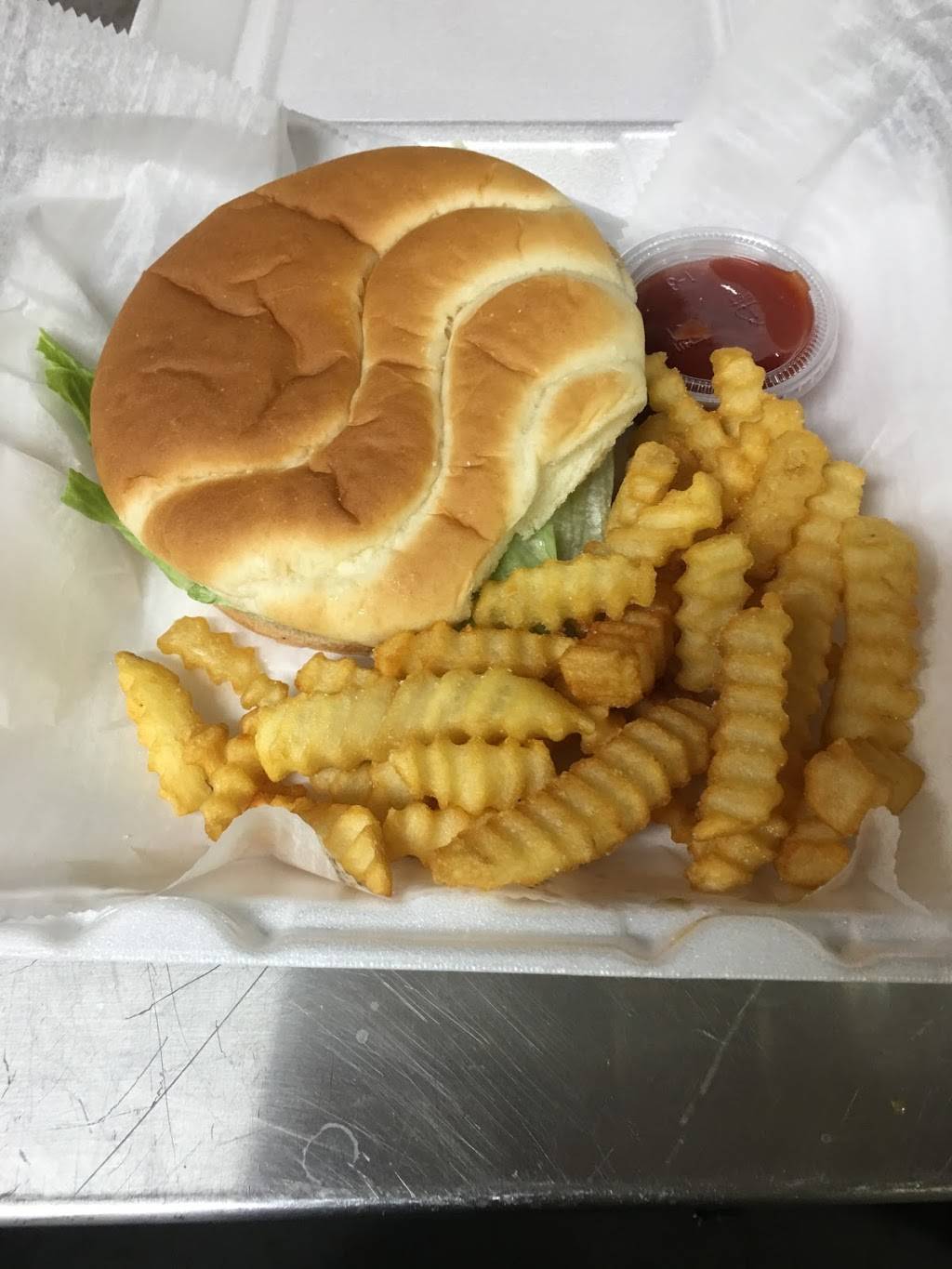 Lewisville General Store | restaurant | 104 E Main St, Lewisville, IN 47352, USA | 7659877700 OR +1 765-987-7700