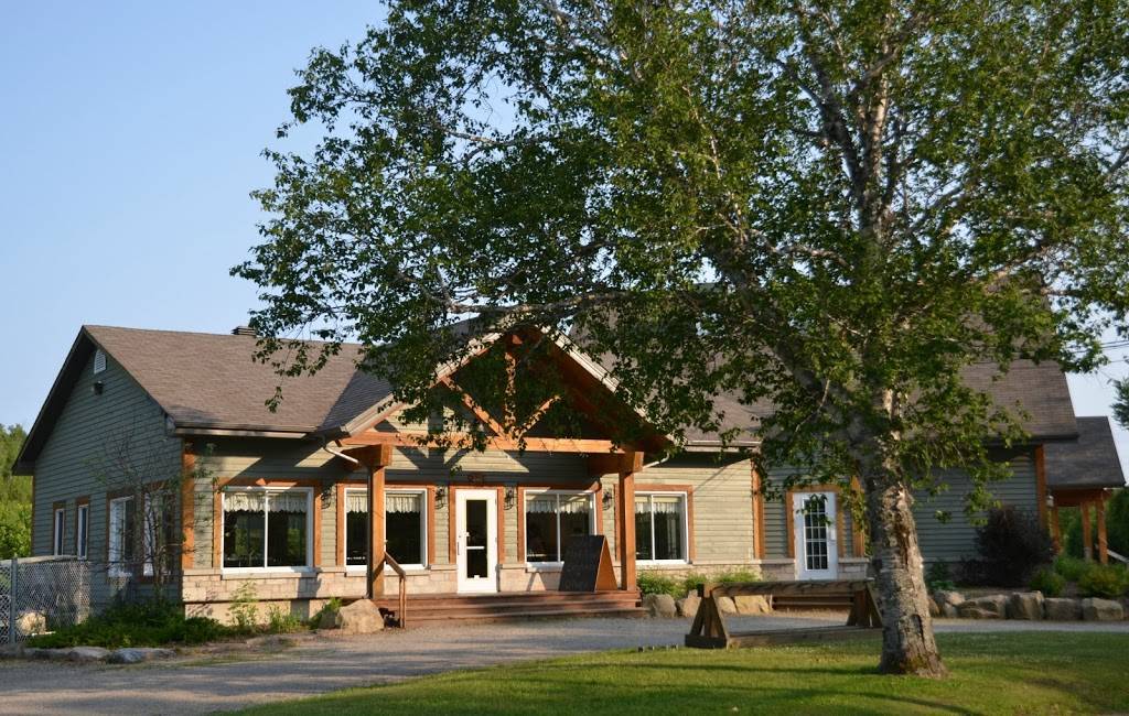 Chalet Du Mont-Trinite Ltee | restaurant | 220 Chemin du Mont-Trinité, Saint-Michel-des-Saints, QC J0K 3B0, Canada | 4508335598 OR +1 450-833-5598