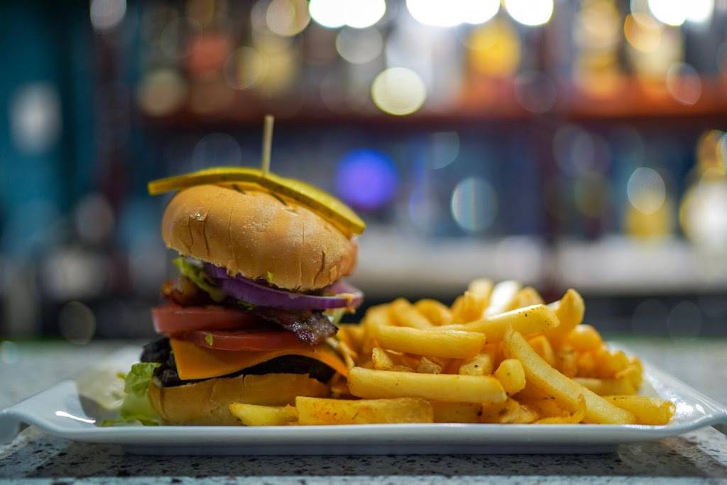 Elite 6ix Bar & Grill | restaurant | 200 Queen St S, Mississauga, ON L5M 1L3, Canada | 9058583696 OR +1 905-858-3696