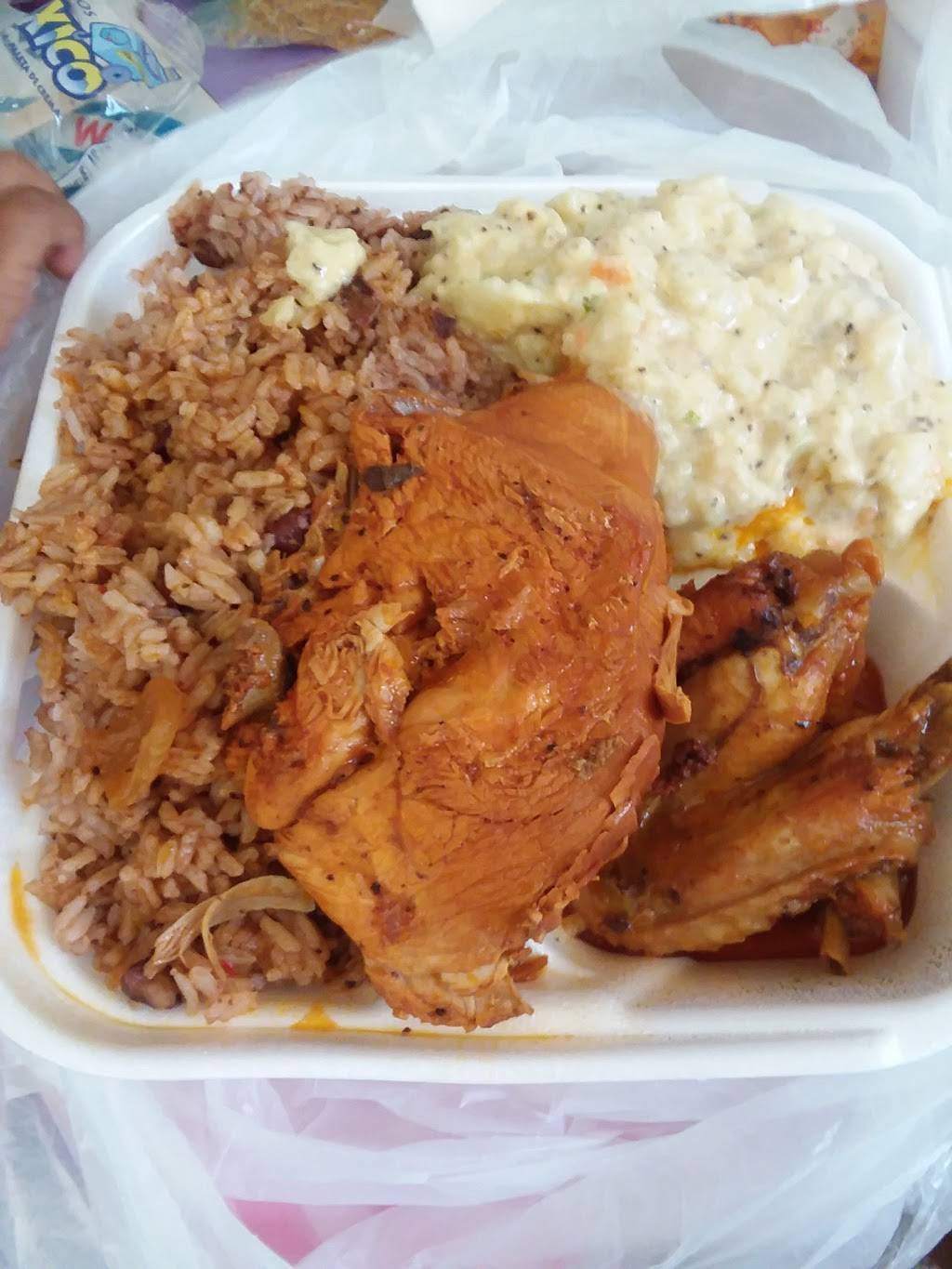 Traceys | restaurant | 3810 S Western Ave, Los Angeles, CA 90062, USA | 3237352166 OR +1 323-735-2166