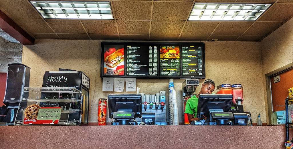 D & S Sub Shop | meal takeaway | 348 N 5th St, Hartsville, SC 29550, USA | 8433322339 OR +1 843-332-2339