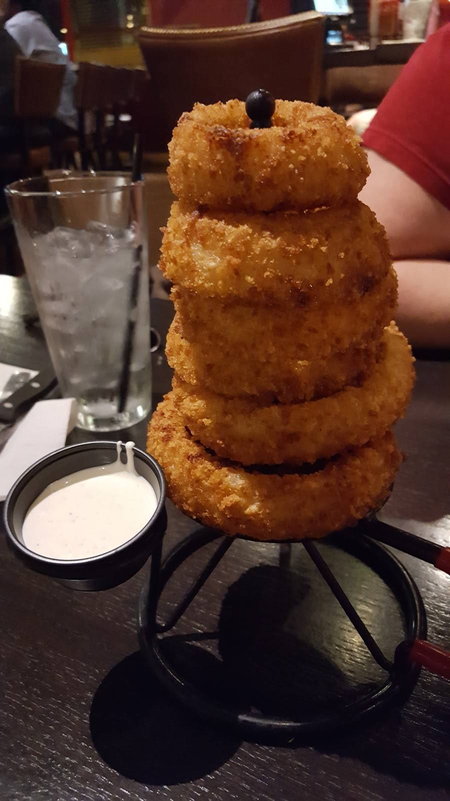 Red Robin Gourmet Burgers and Brews | restaurant | 1636 S Stapley Dr, Mesa, AZ 85204, USA | 4808927626 OR +1 480-892-7626