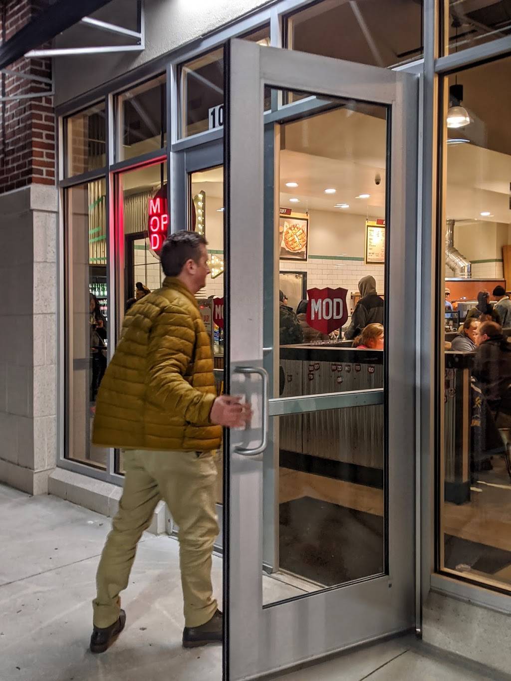 MOD Pizza | restaurant | 1541 Premium Outlets Blvd Suite 100, Norfolk, VA 23502, USA | 7579010348 OR +1 757-901-0348