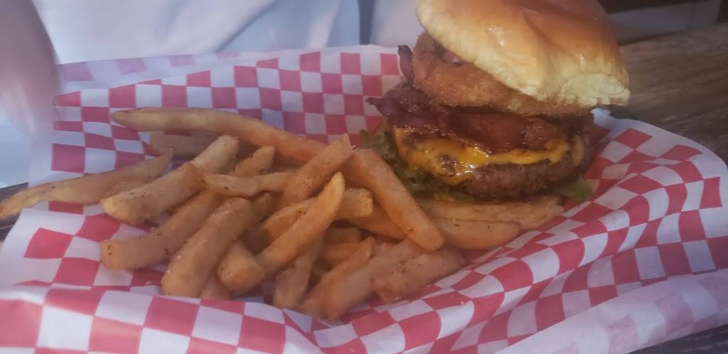 Backyard Grill and Patio | restaurant | 4918 S MacDill Ave, Tampa, FL 33611, USA | 8138319464 OR +1 813-831-9464