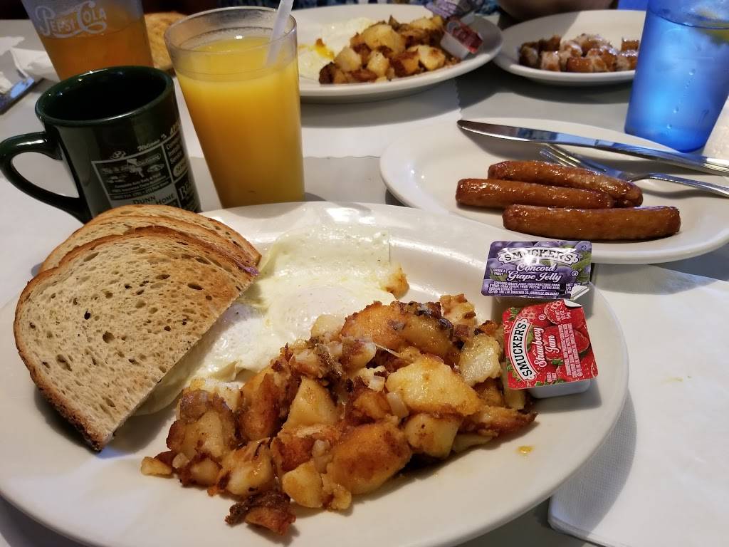 Applewood Restaurant & Bar | restaurant | 820 Farmington Ave, Bristol, CT 06010, USA | 8605897133 OR +1 860-589-7133