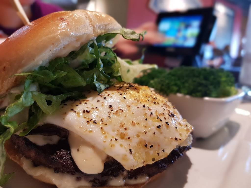 Red Robin Gourmet Burgers and Brews | restaurant | 100 W. Telegraph Bellis Fair Mall, Bellingham, WA 98226, USA | 3607349991 OR +1 360-734-9991