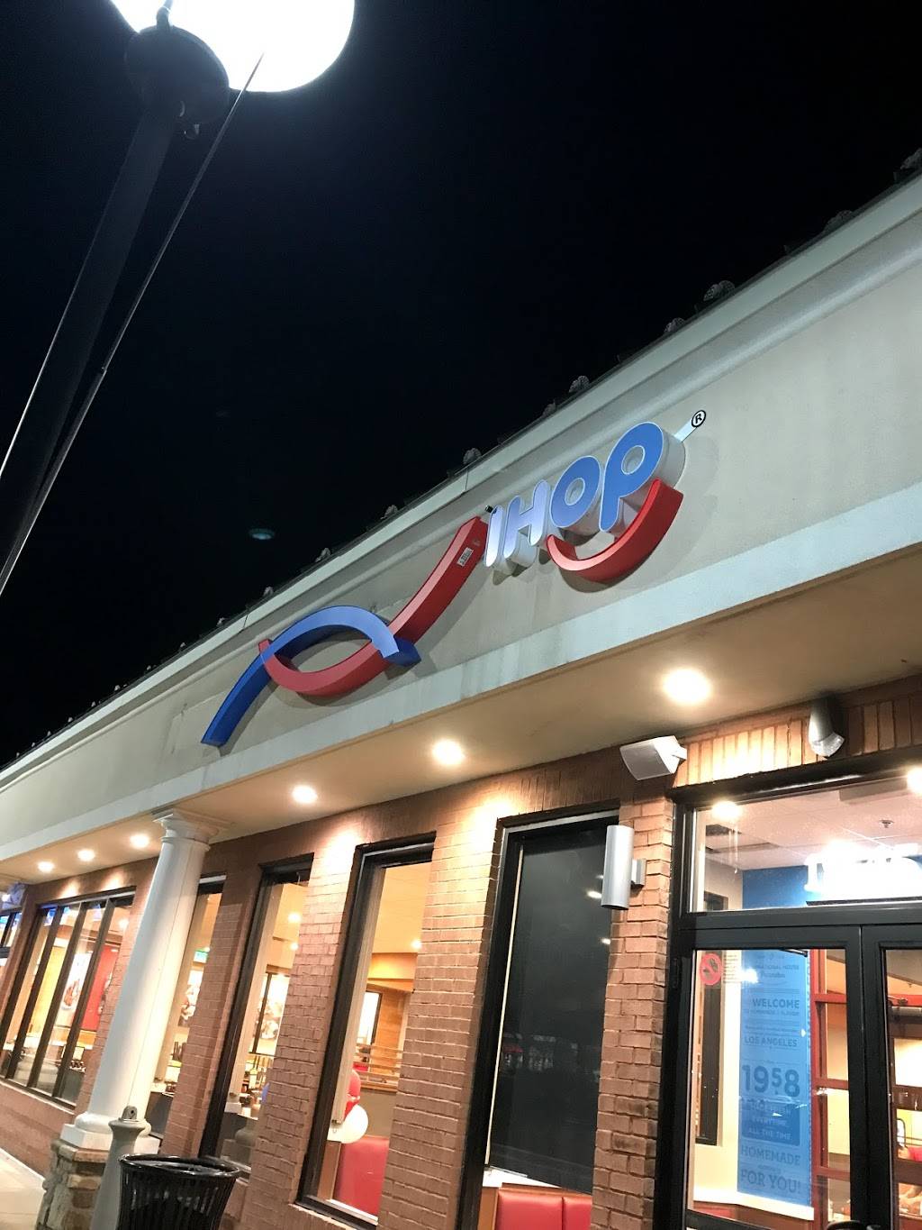 IHOP | restaurant | 18147 Village Center Dr, Olney, MD 20832, USA | 2403891164 OR +1 240-389-1164