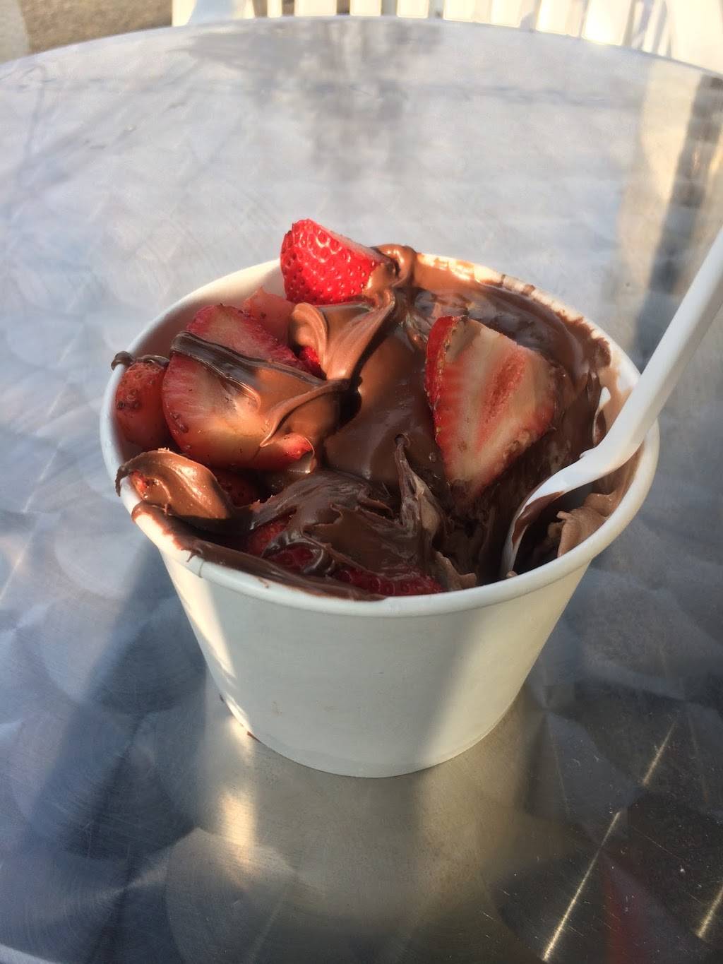 Mission Street Ice Cream & Yogurt - Featuring McConnells Fine I | restaurant | 201 W Mission St, Santa Barbara, CA 93101, USA | 8055692323 OR +1 805-569-2323