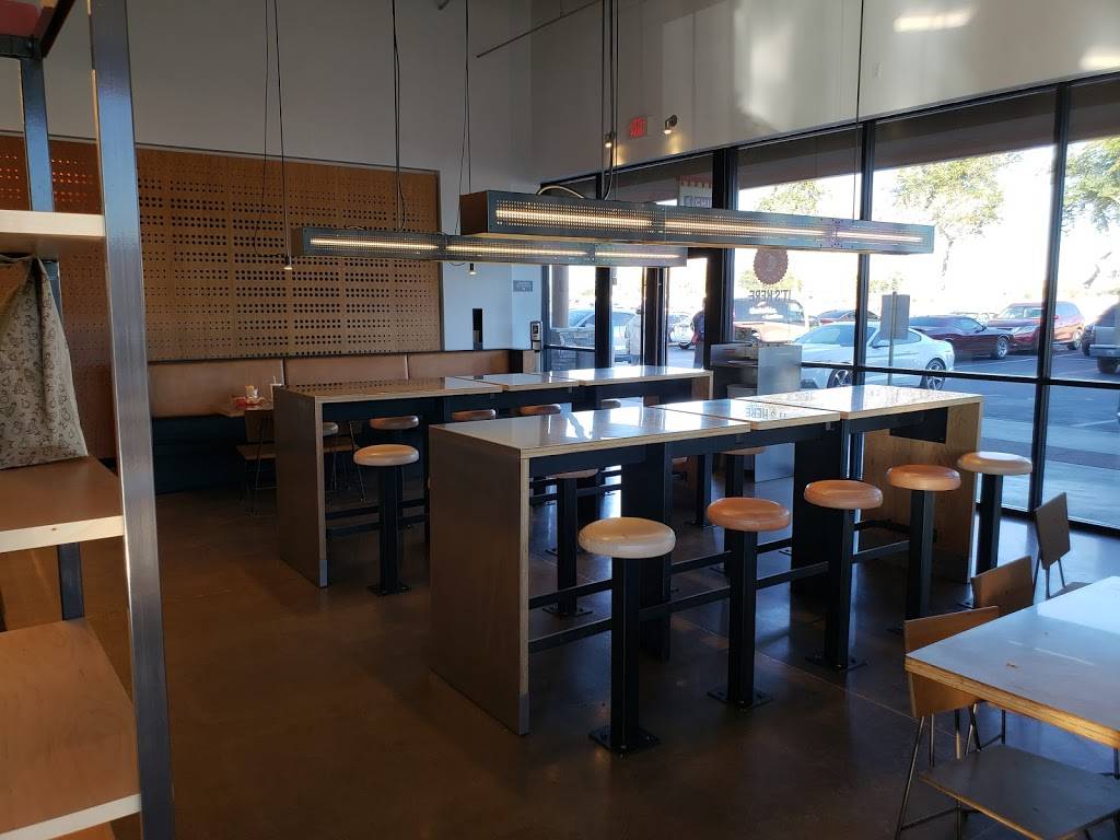 Chipotle Mexican Grill | restaurant | 5130 W Baseline Rd Ste 105, Laveen Village, AZ 85339, USA | 6027775072 OR +1 602-777-5072