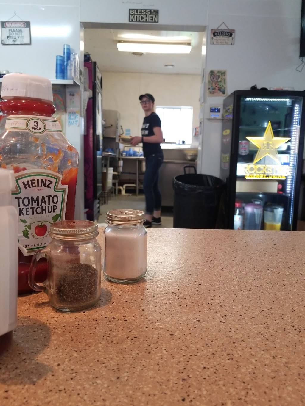 Karmas Kitchen | restaurant | 14439 Main St, Wattsburg, PA 16442, USA | 8147392787 OR +1 814-739-2787