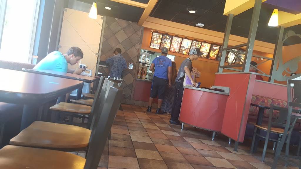 Taco Bell | meal takeaway | 7035 N Seacrest Blvd, Lantana, FL 33462, USA | 5615473464 OR +1 561-547-3464