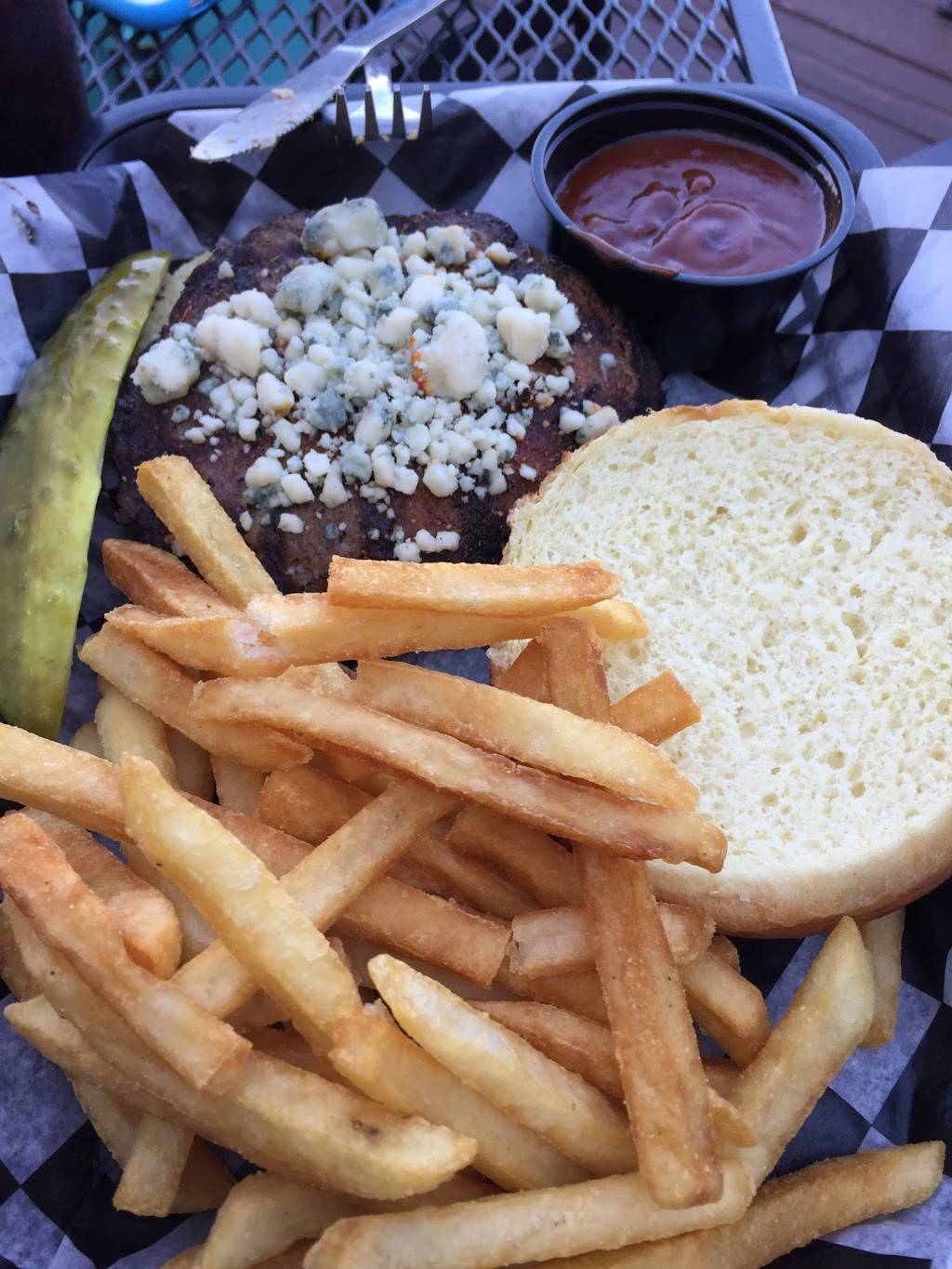 Willies Sports Cafe Hidden Valley | cafe | 19325 Schmarr Dr, Lawrenceburg, IN 47025, USA | 8125370512 OR +1 812-537-0512