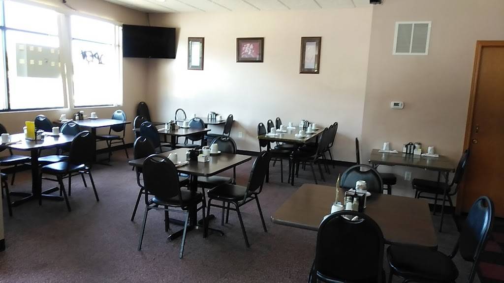 Jessies Family Restaurant | restaurant | 781 E Geneva St, Elkhorn, WI 53121, USA | 2627232120 OR +1 262-723-2120