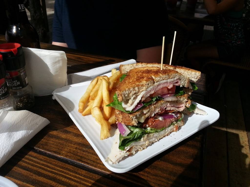 Bull & Crown Publick House | restaurant | 53 St George St, St. Augustine, FL 32084, USA | 9043422869 OR +1 904-342-2869