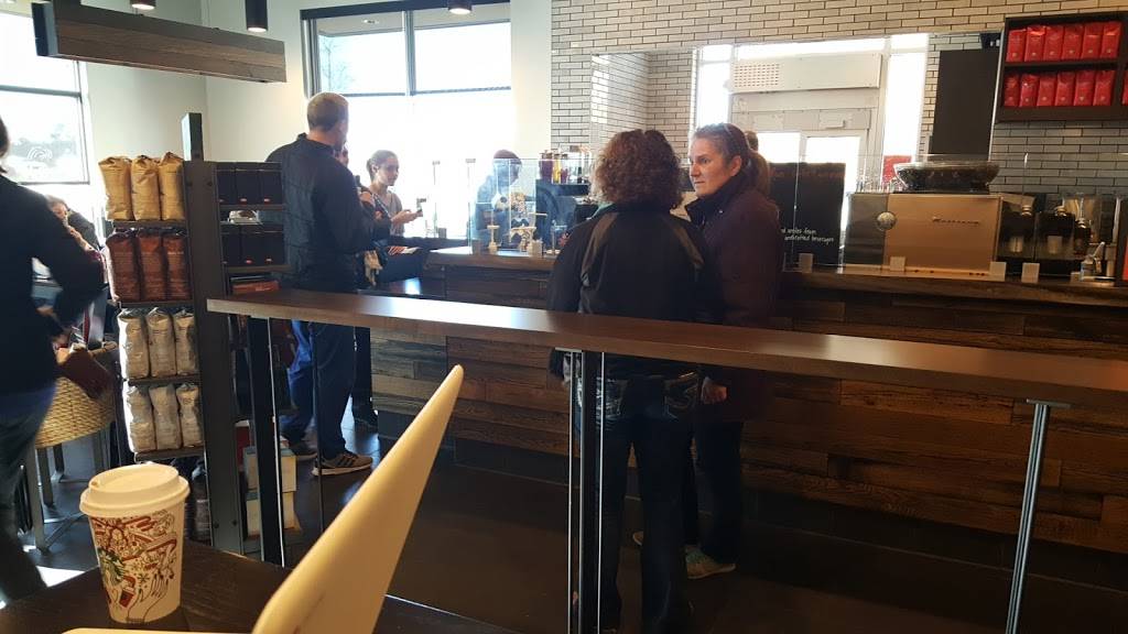 Starbucks | cafe | 15500 W Greenfield Ave, Brookfield, WI 53005, USA | 2625991090 OR +1 262-599-1090