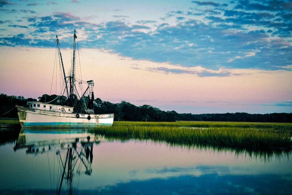 The Crazy Crab | restaurant | 104 William Hilton Pkwy, Hilton Head Island, SC 29926, USA | 8436815021 OR +1 843-681-5021