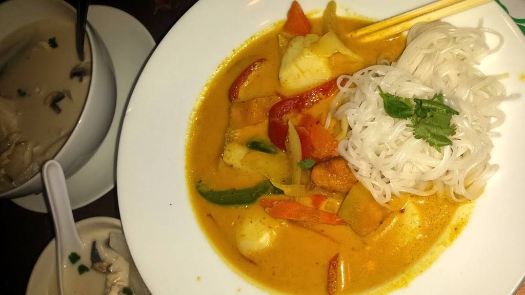 Chaba Thai Cuisine | restaurant | 700 US-1, Scarborough, ME 04074, USA | 2073965382 OR +1 207-396-5382
