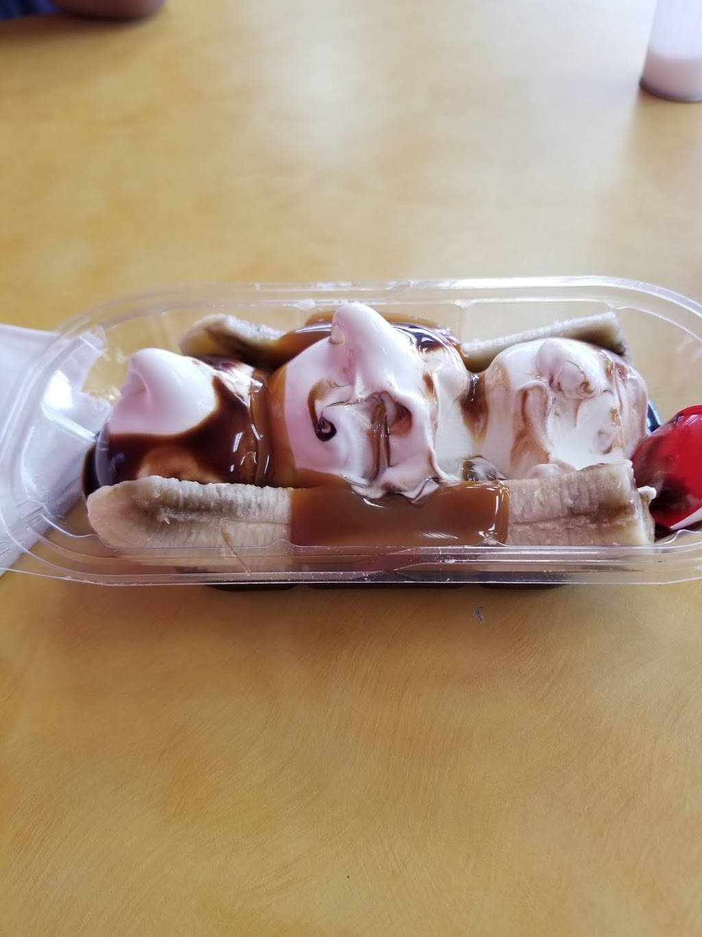 Dairy Queen Store | restaurant | 1301 Circle Park Blvd, Fort Worth, TX 76106, USA | 8176268553 OR +1 817-626-8553