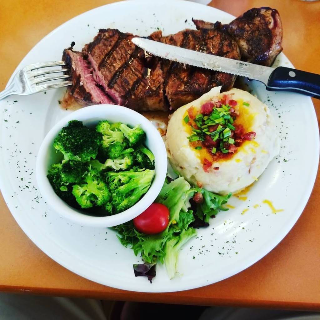 Carolina Seafood & Steak | restaurant | 9911 N Kings Hwy, Myrtle Beach, SC 29572, USA | 8439459288 OR +1 843-945-9288