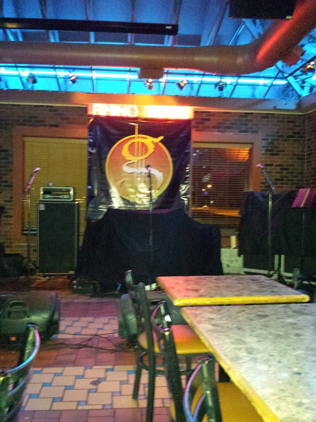 Rogers Roost | restaurant | 33626 Schoenherr Rd, Sterling Heights, MI 48312, USA | 5869797550 OR +1 586-979-7550