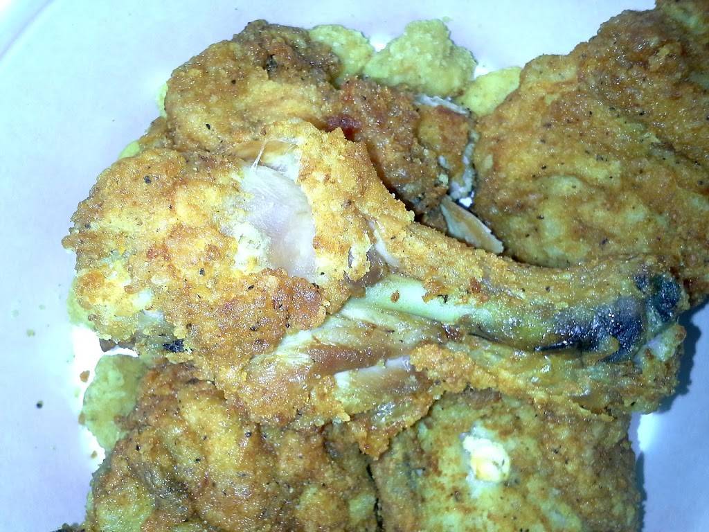 KFC | meal delivery | 670 Dundas St, Woodstock, ON N4S 1E6, Canada | 5195399801 OR +1 519-539-9801