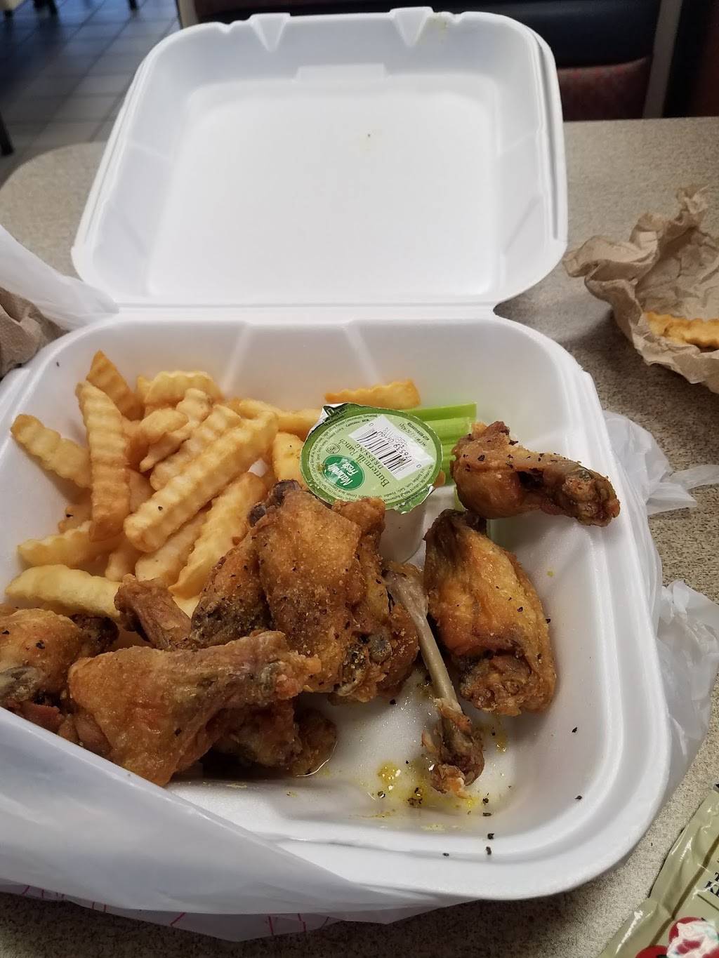 Wing Master | restaurant | 6521 Atlanta Hwy, Montgomery, AL 36117, USA | 3345934557 OR +1 334-593-4557