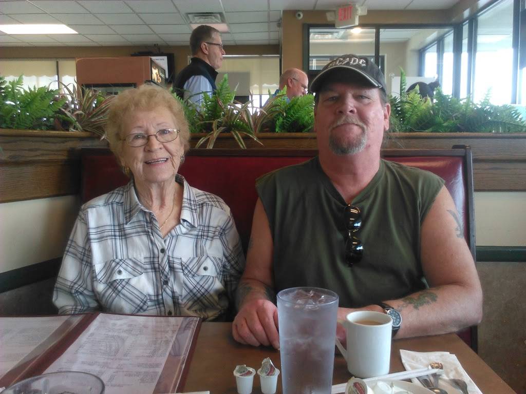 American Table Family Restaurant | restaurant | 580 Craig Dr # 1, Perrysburg, OH 43551, USA | 4199318715 OR +1 419-931-8715