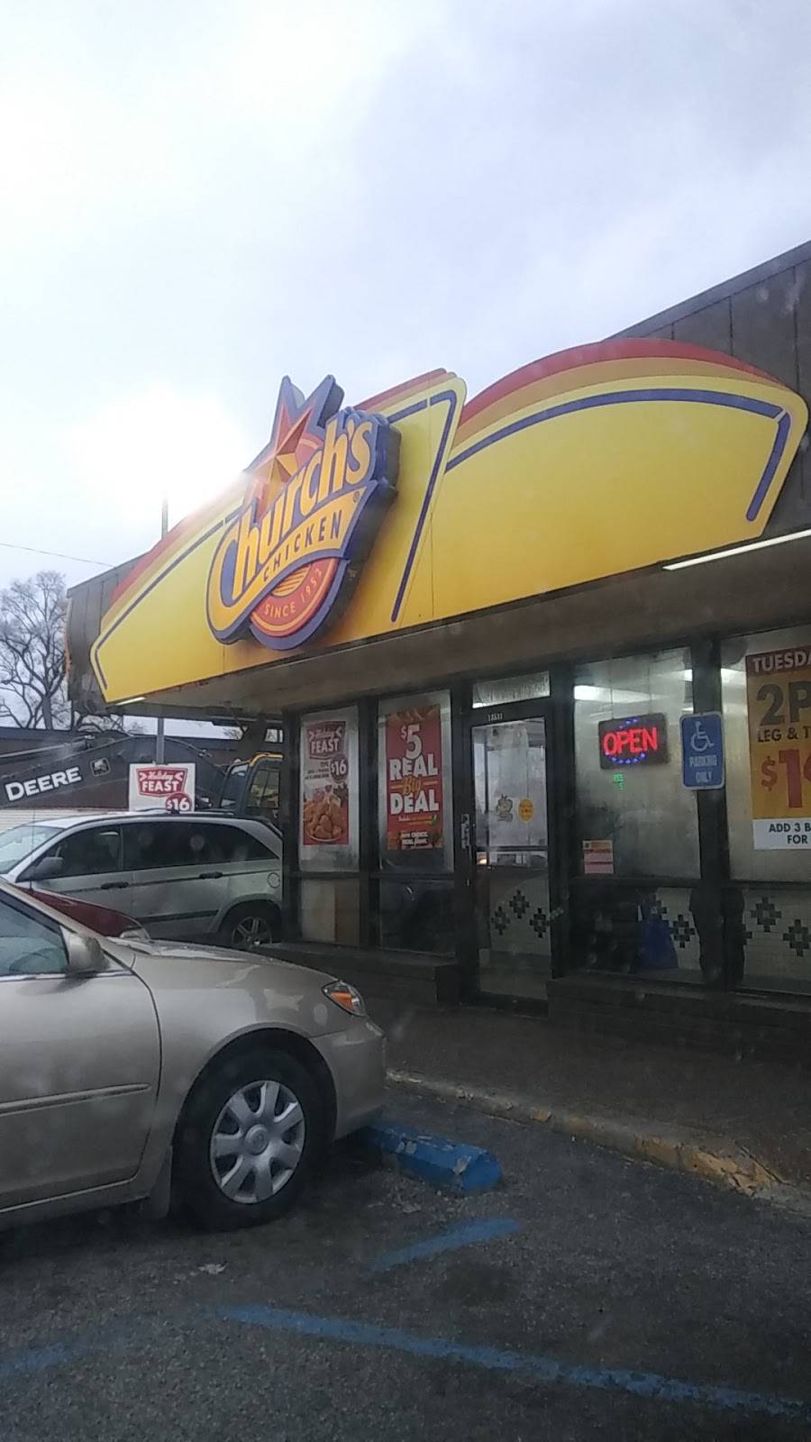 Churchs Chicken | restaurant | 13531 Fenkell Ave, Detroit, MI 48227, USA | 3138347869 OR +1 313-834-7869