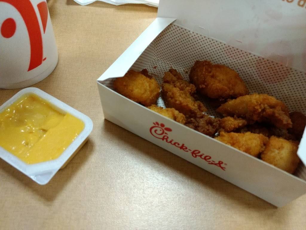 Chick-fil-A | restaurant | 148 Melody Farms Rd, Barboursville, WV 25504, USA | 3047334850 OR +1 304-733-4850