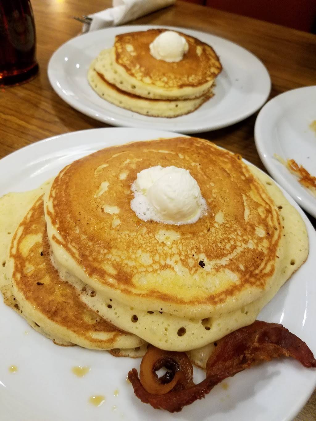 Dennys | restaurant | 4303 W Peoria Ave, Glendale, AZ 85302, USA | 6024392337 OR +1 602-439-2337