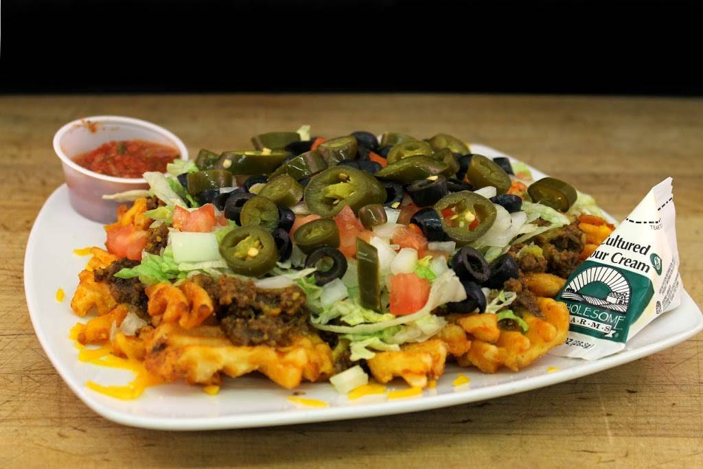 Shore Side Pub & Grub | restaurant | 1029 Main St, Manson, IA 50563, USA | 7124690017 OR +1 712-469-0017