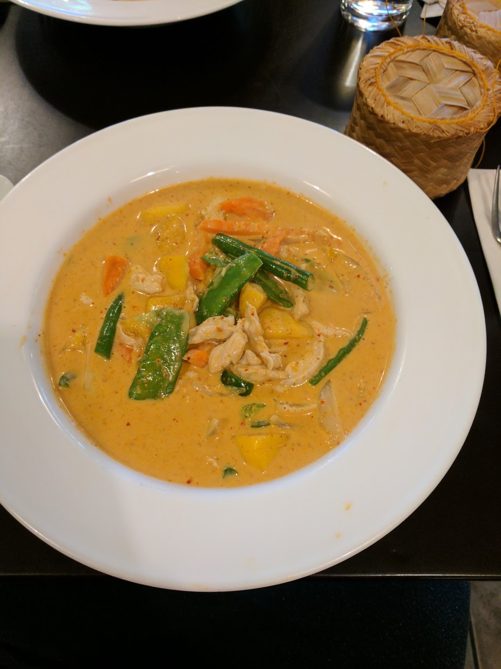 Dok Bua Thai Kitchen | restaurant | 411 Harvard St, Brookline, MA 02446, USA | 6172322955 OR +1 617-232-2955