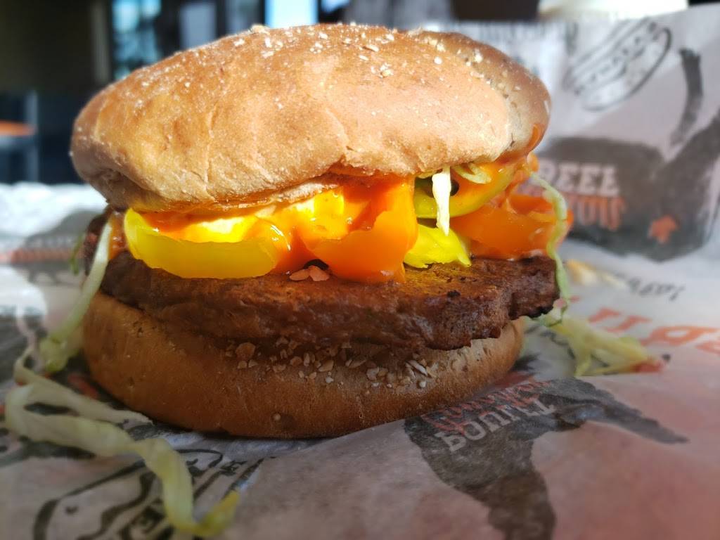 Harveys | restaurant | 560 Fairway Rd S, Kitchener, ON N2C 1X3, Canada | 5198934412 OR +1 519-893-4412