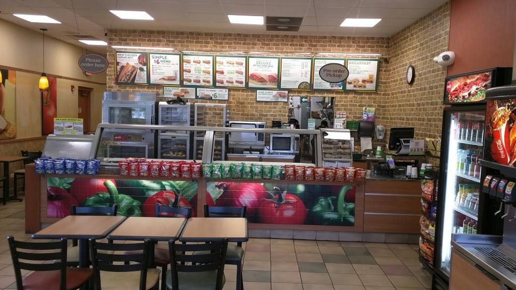 Subway Restaurants | restaurant | 1480 N Lake St, Grayslake, IL 60030, USA | 8472234782 OR +1 847-223-4782