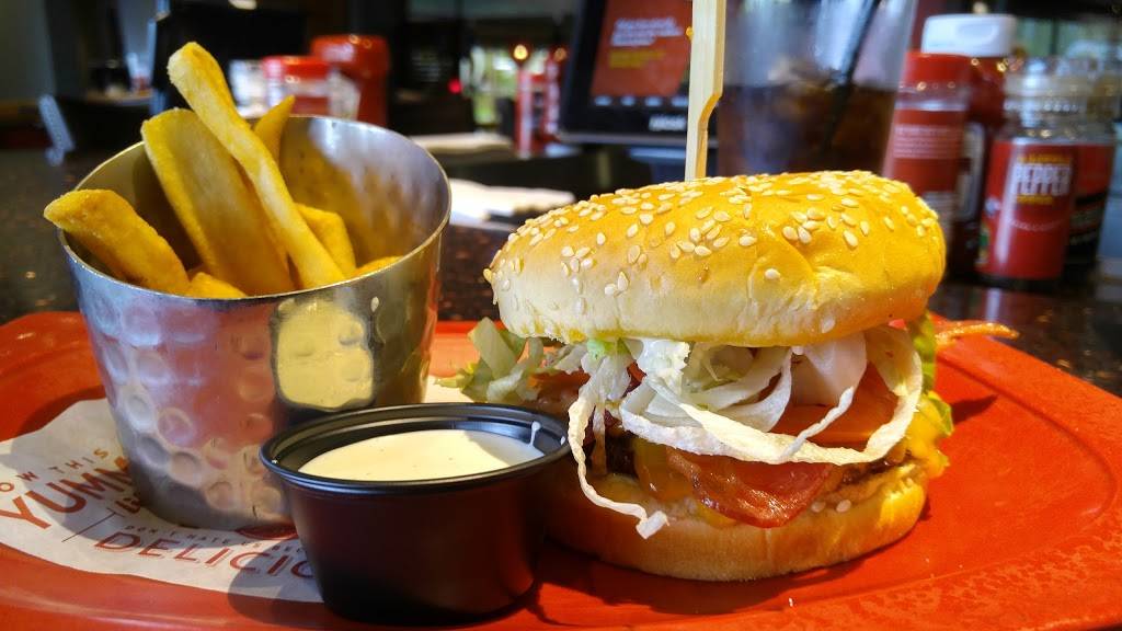 Red Robin Gourmet Burgers and Brews | restaurant | 2390 148th Ave NE, Redmond, WA 98052, USA | 4256413810 OR +1 425-641-3810
