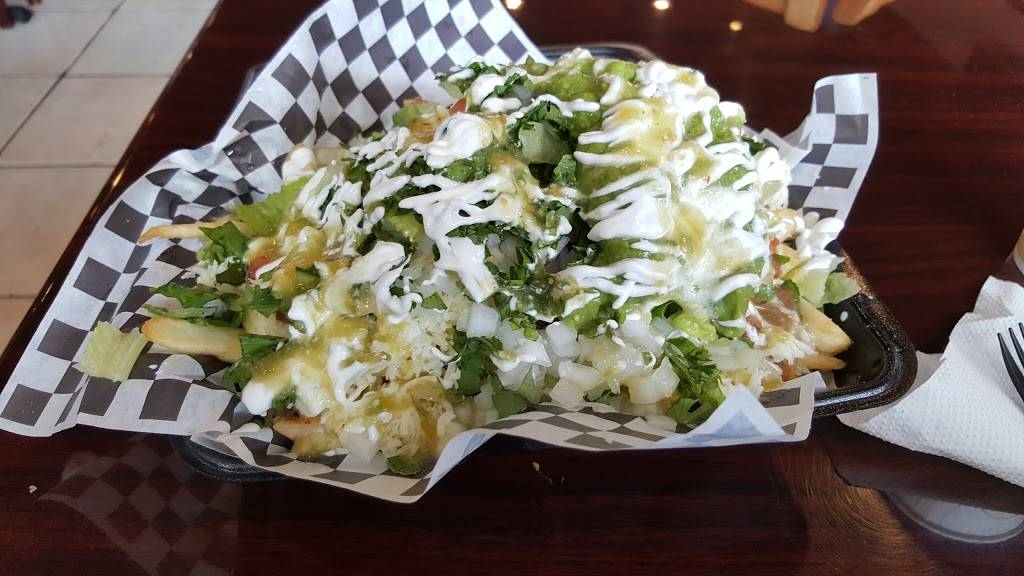 Tom’s Tailgate | restaurant | 15831 Imperial Hwy, La Mirada, CA 90638, USA | 5629477733 OR +1 562-947-7733